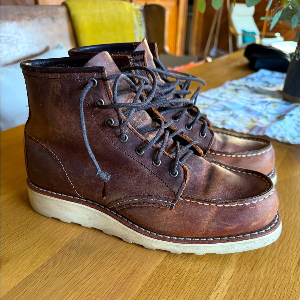 Classic womens redwing boots size 39(8.5)